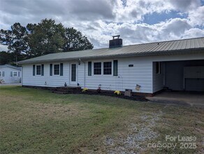 155 Hamptons Cove Rd in Troutman, NC - Building Photo - Building Photo