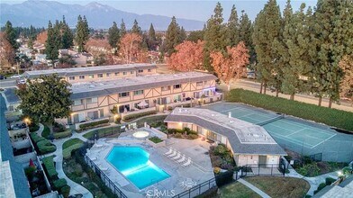 1103 W Francis St, Unit E in Ontario, CA - Foto de edificio - Building Photo