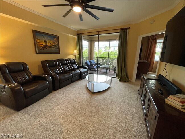 12920 Positano Cir in Naples, FL - Foto de edificio - Building Photo