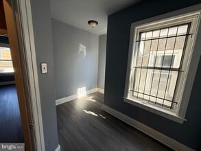 5052 Wayne Ave in Philadelphia, PA - Building Photo - Building Photo