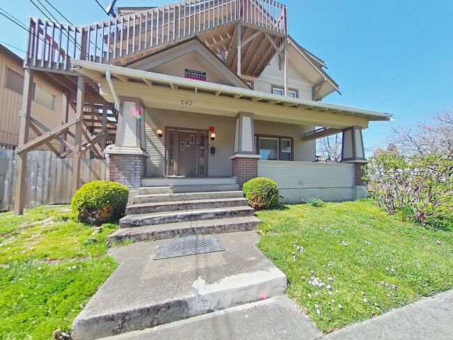 property at 242 NW 15th St