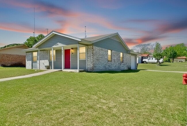 property at 1005 Dryden Ave