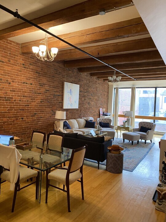 254 Friend St, Unit 4 in Boston, MA - Building Photo