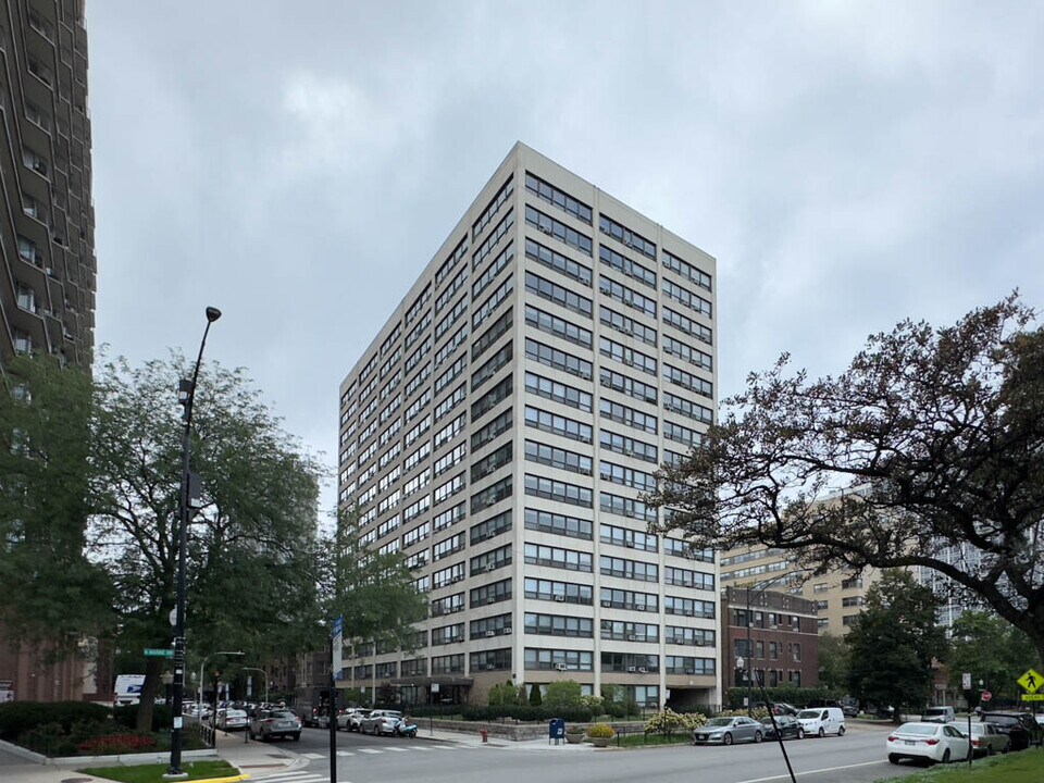 4180 N Marine Dr in Chicago, IL - Building Photo