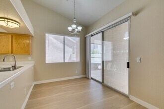 5260 Green Forest Way in Las Vegas, NV - Building Photo - Building Photo