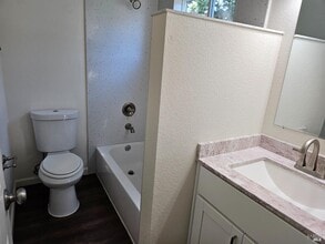 2060 Wilkins Ave in Napa, CA - Building Photo - Building Photo