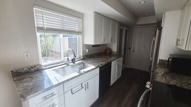 8645 S 51st St in Phoenix, AZ - Building Photo - Building Photo