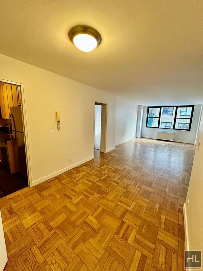 EAST 49 STREET, Unit 4S