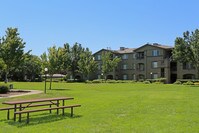 Building Photo - Miramonte & Trovas Apartamentos in Sacramento, California