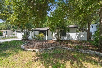 5642 55th St N in St. Petersburg, FL - Foto de edificio - Building Photo