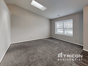 2343 Rolling Oak Dr in Indianapolis, IN - Building Photo - Building Photo