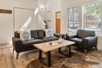 20184 Merriewood Ln in Bend, OR - Building Photo - Building Photo