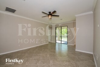 11327 Sweetgrass Dr in Bradenton, FL - Foto de edificio - Building Photo