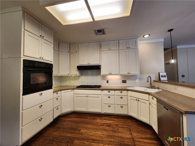 property at 709 W Coll St