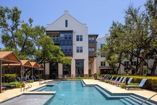 13500 Lyndhurst St, Unit Apartment in Austin, TX - Building Photo