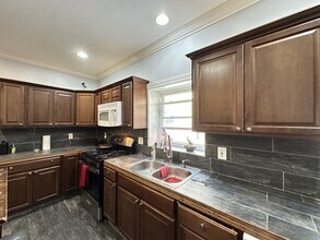 6424 N Magnolia Ave, Unit J05P in Chicago, IL - Foto de edificio - Building Photo