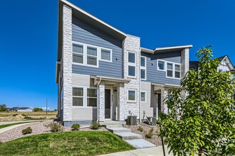 1929 Zephyr Rd in Fort Collins, CO - Building Photo - Building Photo