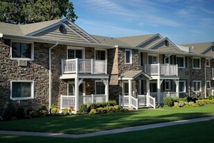 9 Williams Blvd in Lake Grove, NY - Building Photo