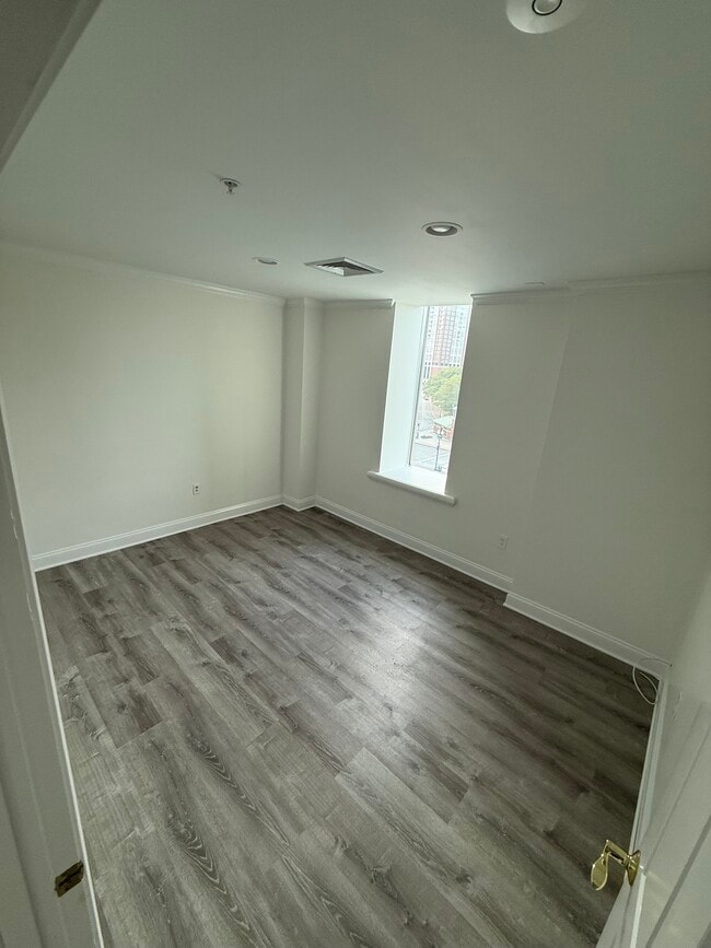 70 Kennedy Plz, Unit Unit 3 in Providence, RI - Building Photo - Building Photo