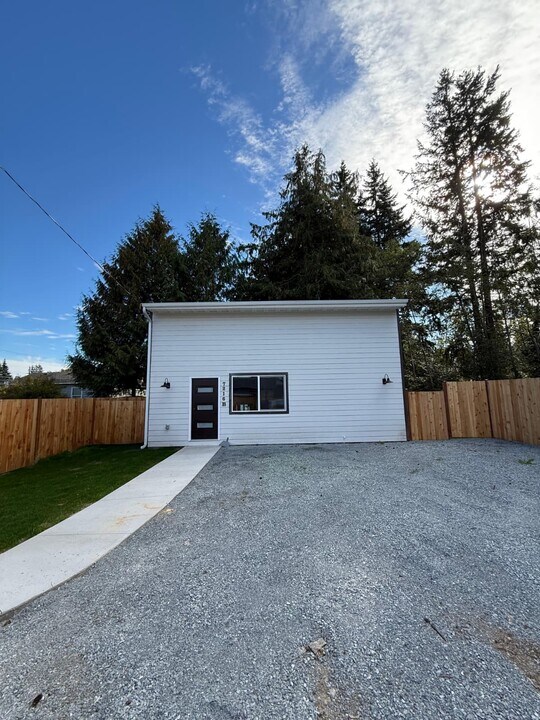 7216 Beverly Ln in Everett, WA - Building Photo