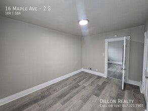 16 Maple Ave in Waukegan, IL - Building Photo - Building Photo