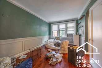 544 W Surf St, Unit 1E in Chicago, IL - Building Photo - Building Photo
