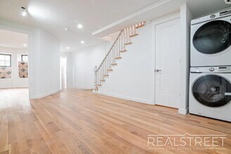 203 Van Buren St in Brooklyn, NY - Building Photo - Building Photo