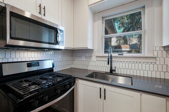 226 E Huisache Ave in San Antonio, TX - Building Photo - Building Photo