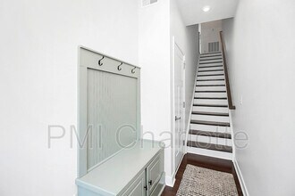 256 Parkwood Ave in Charlotte, NC - Building Photo - Building Photo