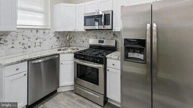 2336 Pierce St in Philadelphia, PA - Foto de edificio - Building Photo