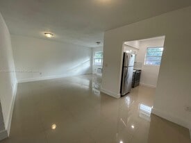 8390 NW 15th Ave, Unit 8390 in Miami, FL - Building Photo