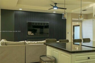 290 NW 125th Ave in Miami, FL - Building Photo - Building Photo