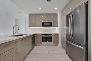 2000 Metropica Way, Unit 807 in Sunrise, FL - Building Photo