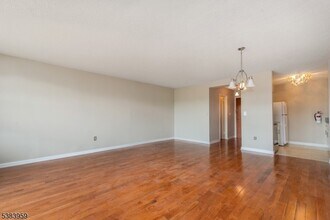 300 Main St in Little Falls, NJ - Building Photo - Building Photo