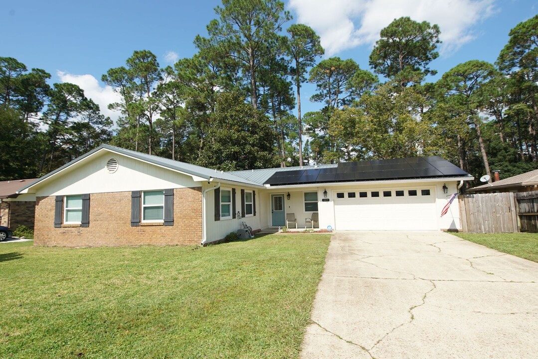 317 Biscayne Ln in Niceville, FL - Building Photo