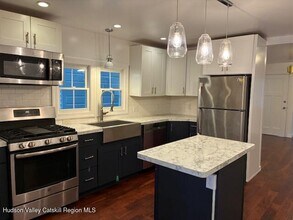 246 Allen St in Hudson, NY - Building Photo - Building Photo