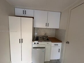 1956 Lincoln St in Hollywood, FL - Building Photo - Building Photo