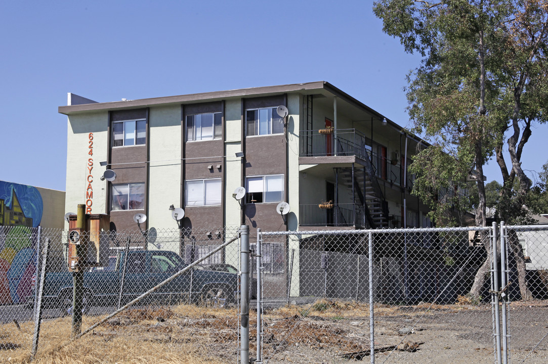 Sycamore Grande in Oakland, CA - Building Photo