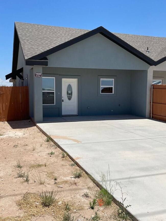 property at 1020 N Eva Ave
