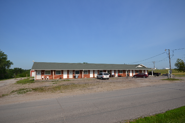 FLATS LLC Apartments in Albany, MO - Foto de edificio