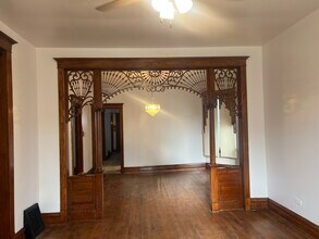 1921 N Pulaski Rd in Chicago, IL - Building Photo - Building Photo