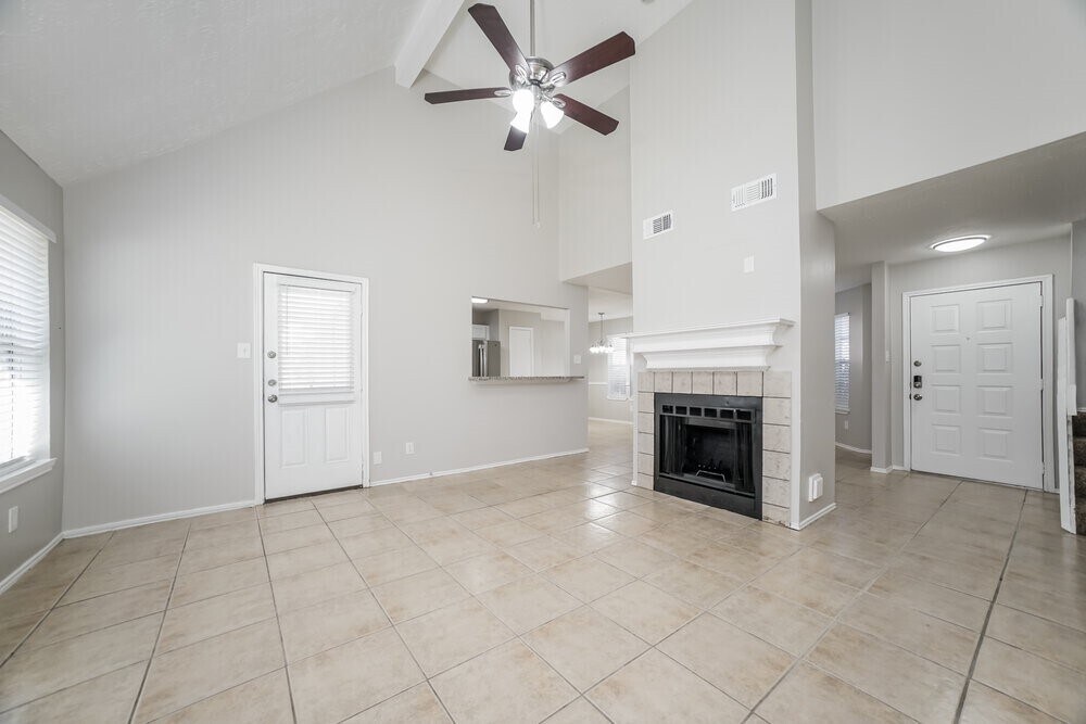 4017 Hunnington Dr in Conroe, TX - Building Photo