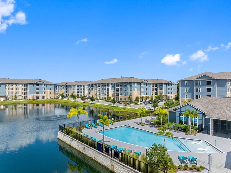 Dream Kissimmee in Kissimmee, FL - Building Photo