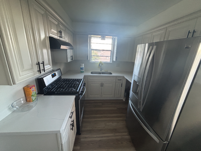 property at 3100 Jodie Pl