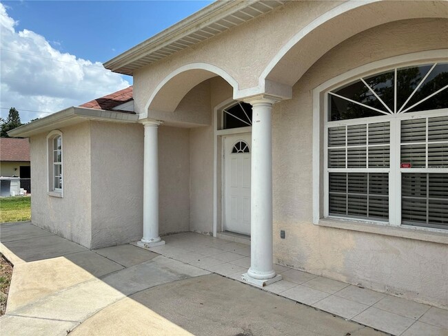 4272 Pandora Rd in Venice, FL - Building Photo - Building Photo