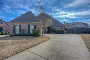 520 Falling Water Cir in Bossier City, LA - Building Photo