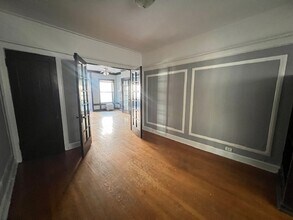 813 W Cornelia Ave, Unit 2S in Chicago, IL - Building Photo - Building Photo