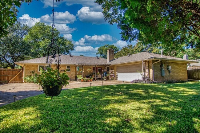 1921 Trinity Dr in Waco, TX - Building Photo - Building Photo