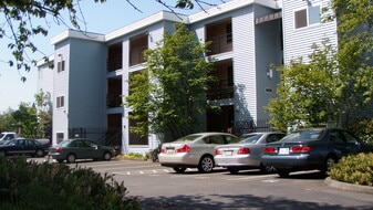 625 SW 155th St, Unit 106 in Burien, WA - Building Photo