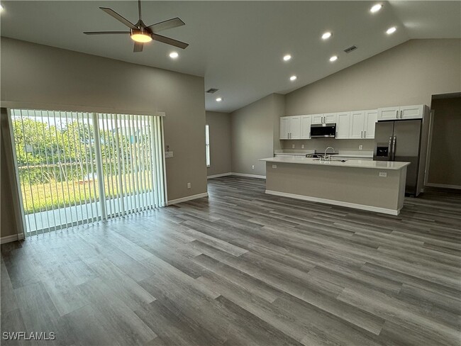 343 NE 19th Terrace in Cape Coral, FL - Building Photo - Building Photo